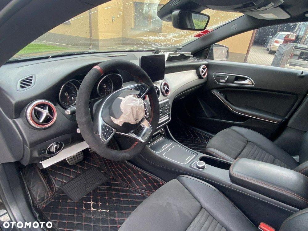 Mercedes-Benz CLA 180 7G-DCT - 15