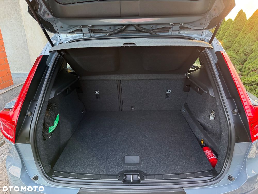 Volvo XC 40 T3 Momentum Pro - 9