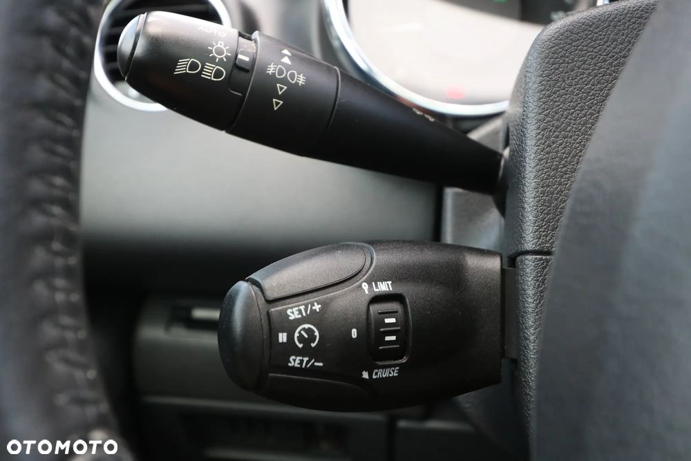 Peugeot 3008 2.0 HDi Premium+ - 19