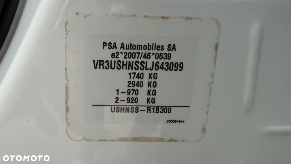 Peugeot 2008 PureTech 130 EAT8 GT - 25