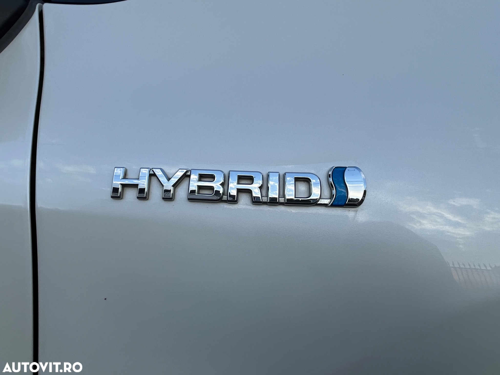Toyota Auris 1.8 L VVT-i HSD Sol - 3