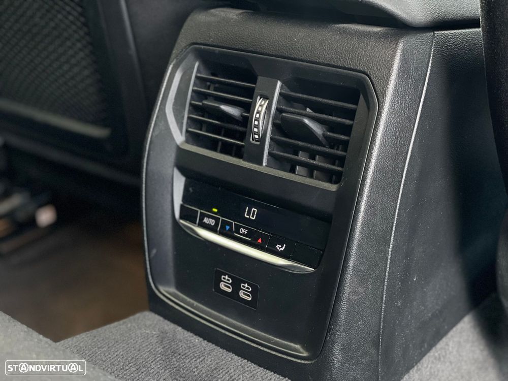 BMW 330 e Touring Corporate Edition Auto - 25