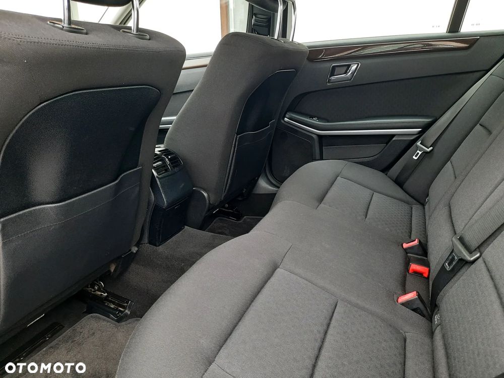 Mercedes-Benz Klasa E 250 CDI DPF BlueEFFICIENCY Automatik - 23
