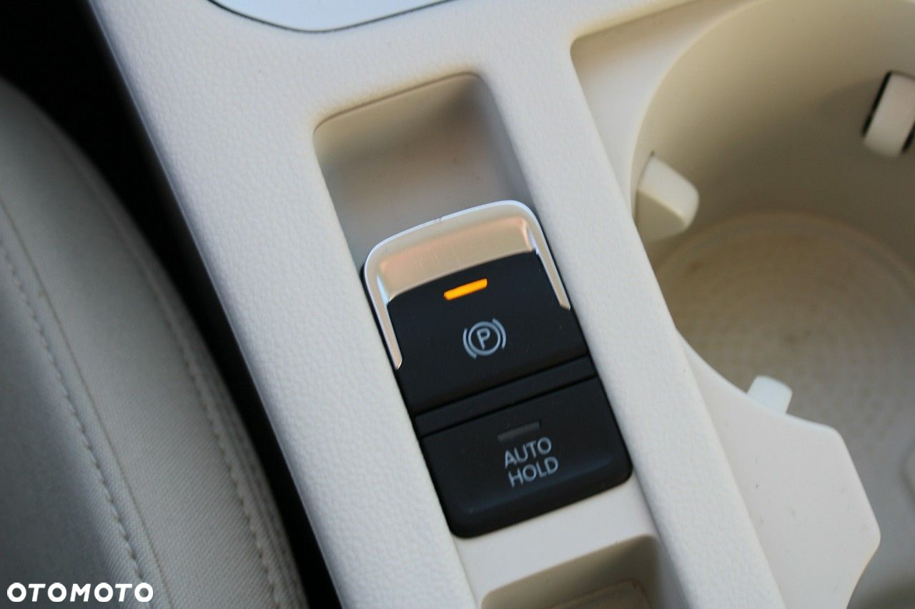 Volkswagen Passat - 26