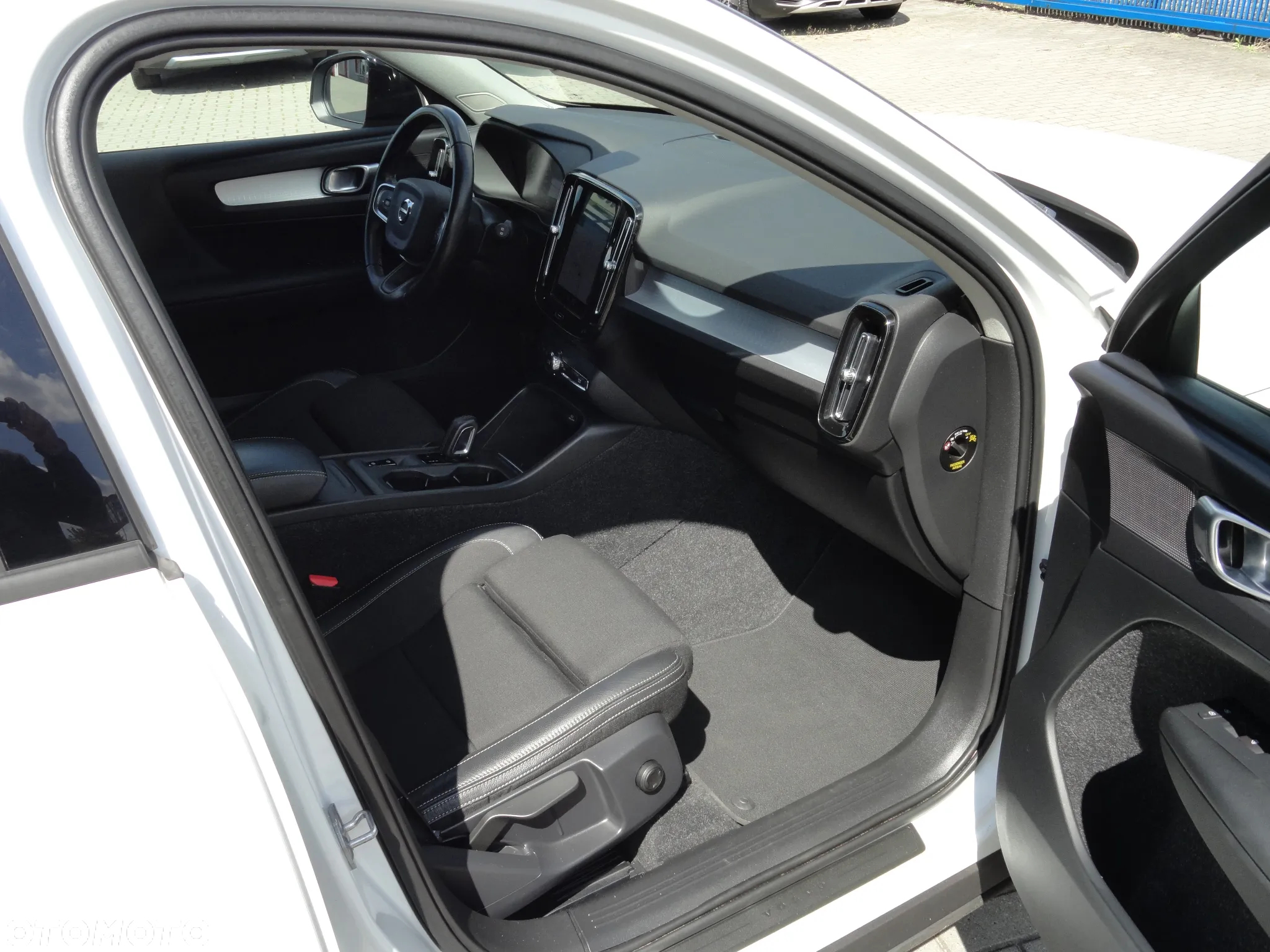 Volvo XC 40 D3 SCR Momentum Core - 9