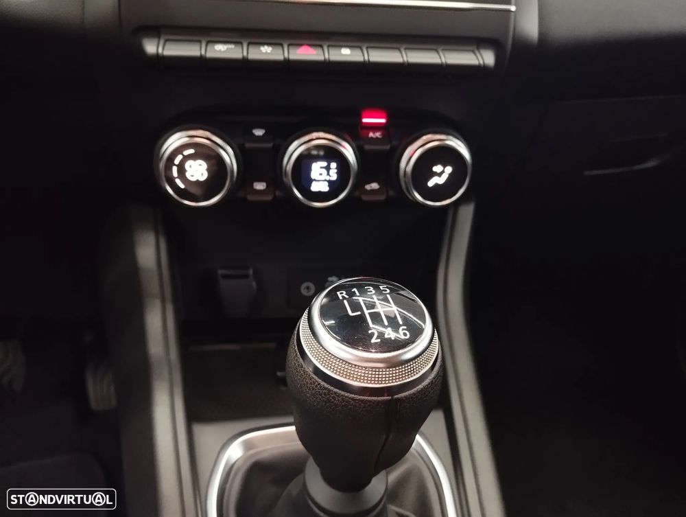 Renault Captur 1.0 TCe Techno Bi-Fuel - 39