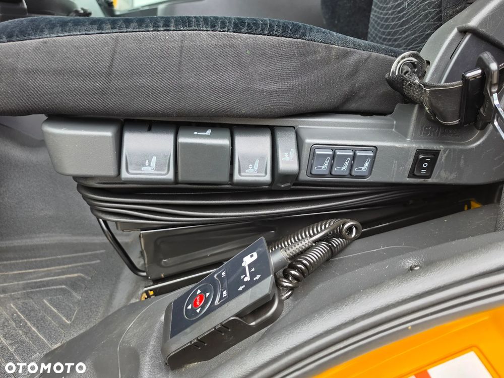 Mercedes-Benz Atego 1324 Chłodnia 6,40 m + Winda 1500 kg | 223 tys. km | zadbany  EURO 6 - 17