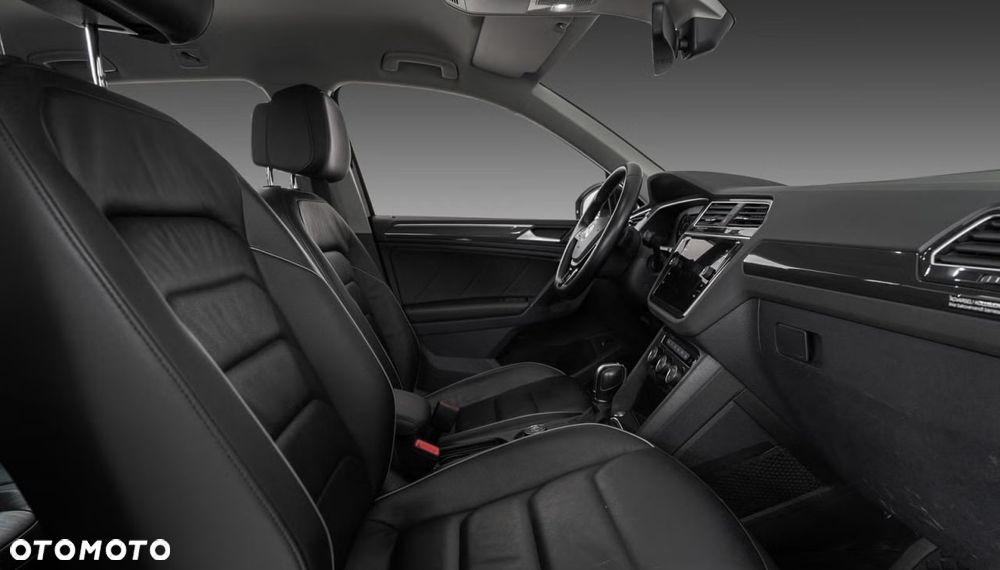 Volkswagen Tiguan 2.0 TDI SCR 4MotION DSG R-Line - 26
