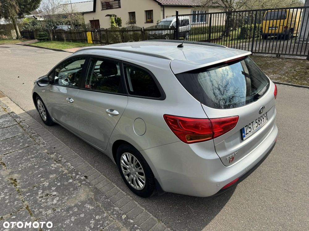 Kia Ceed 1.6 GDI M DCT - 4