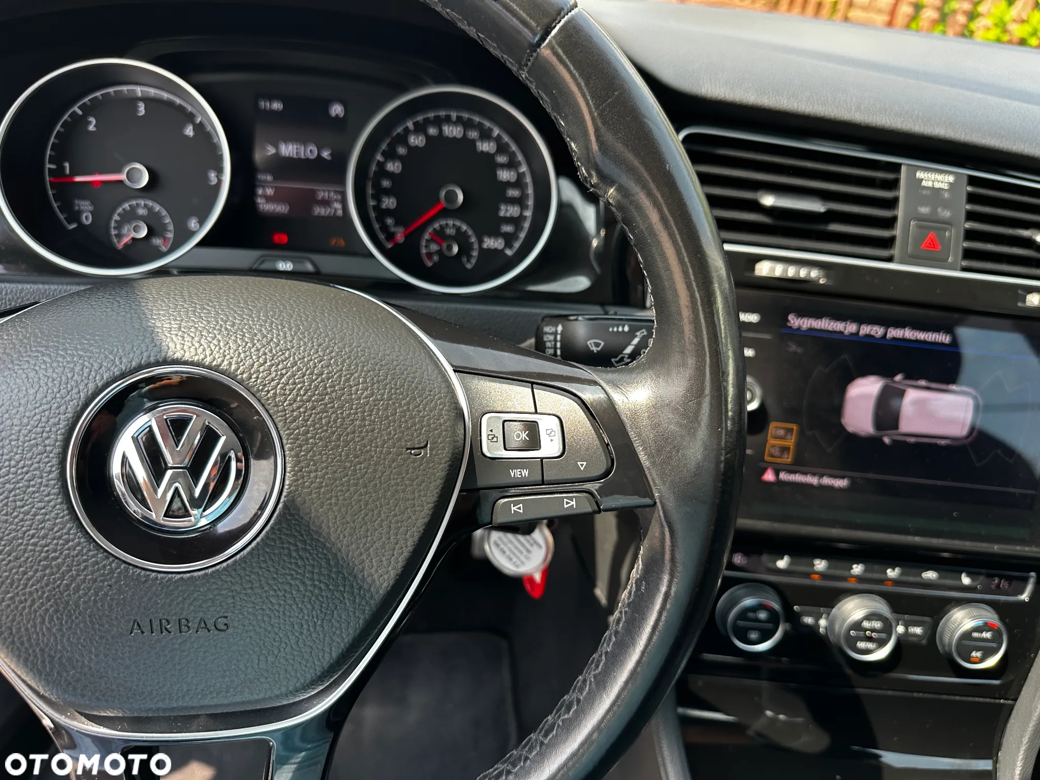 Volkswagen Golf - 11