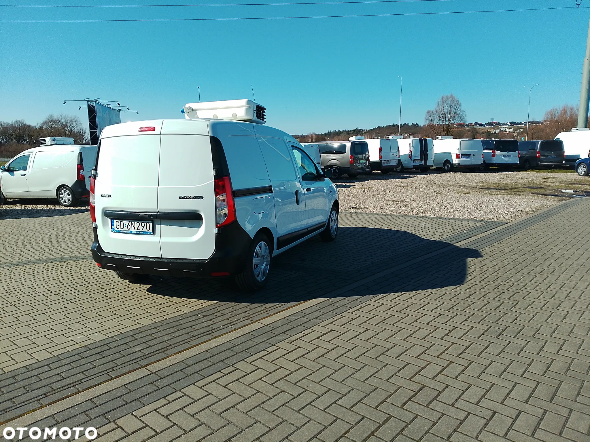 Dacia Dokker L2 Maxi Nowa Izoterma Chłodnia Mroźnia 2 x drzwi boczne Carrier 220V Lpg PL - 26