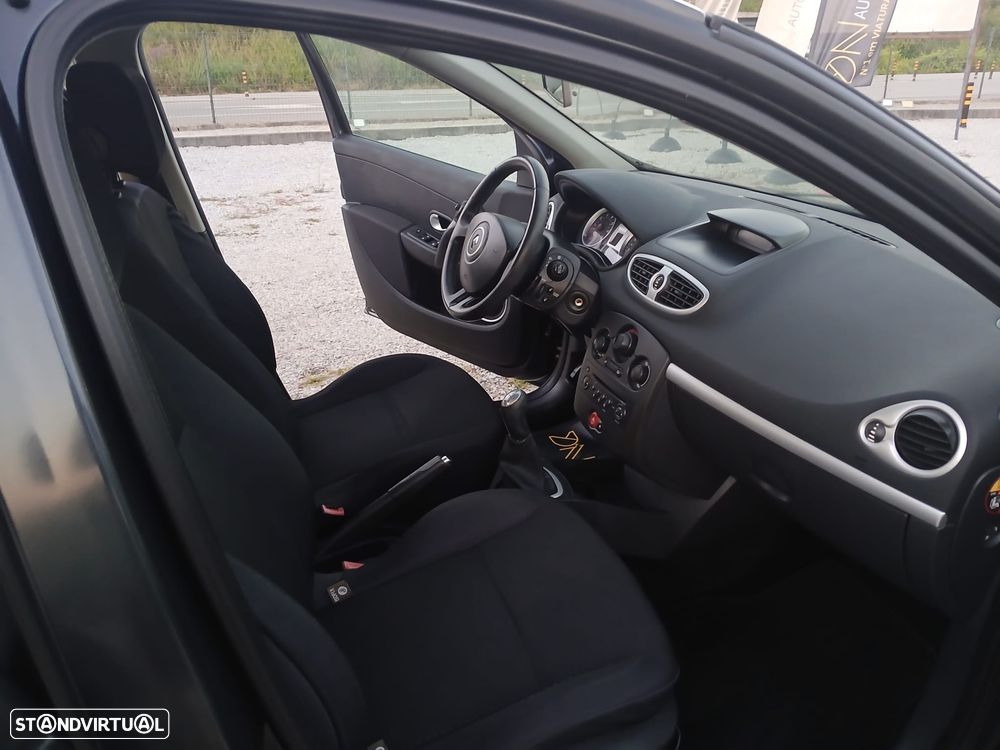 Renault Clio 1.2 16V Confort - 7