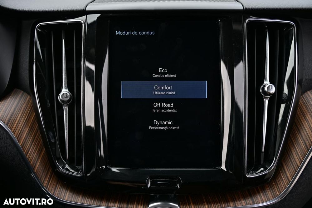 Volvo XC 60 D4 AWD Geartronic Inscription - 24