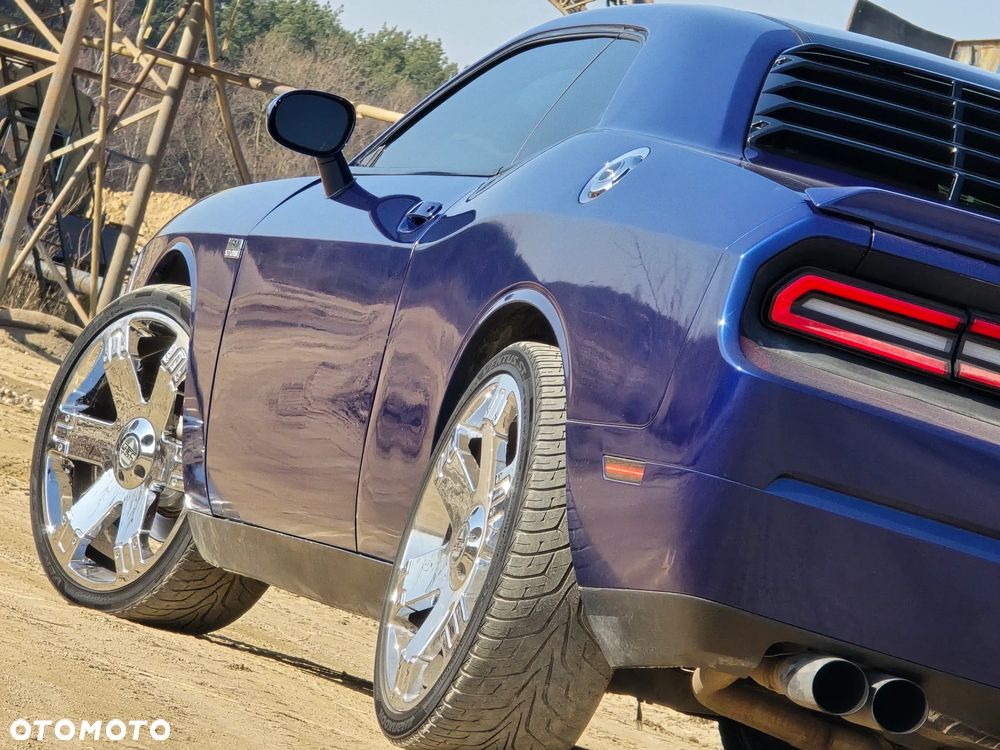 Dodge Challenger - 28