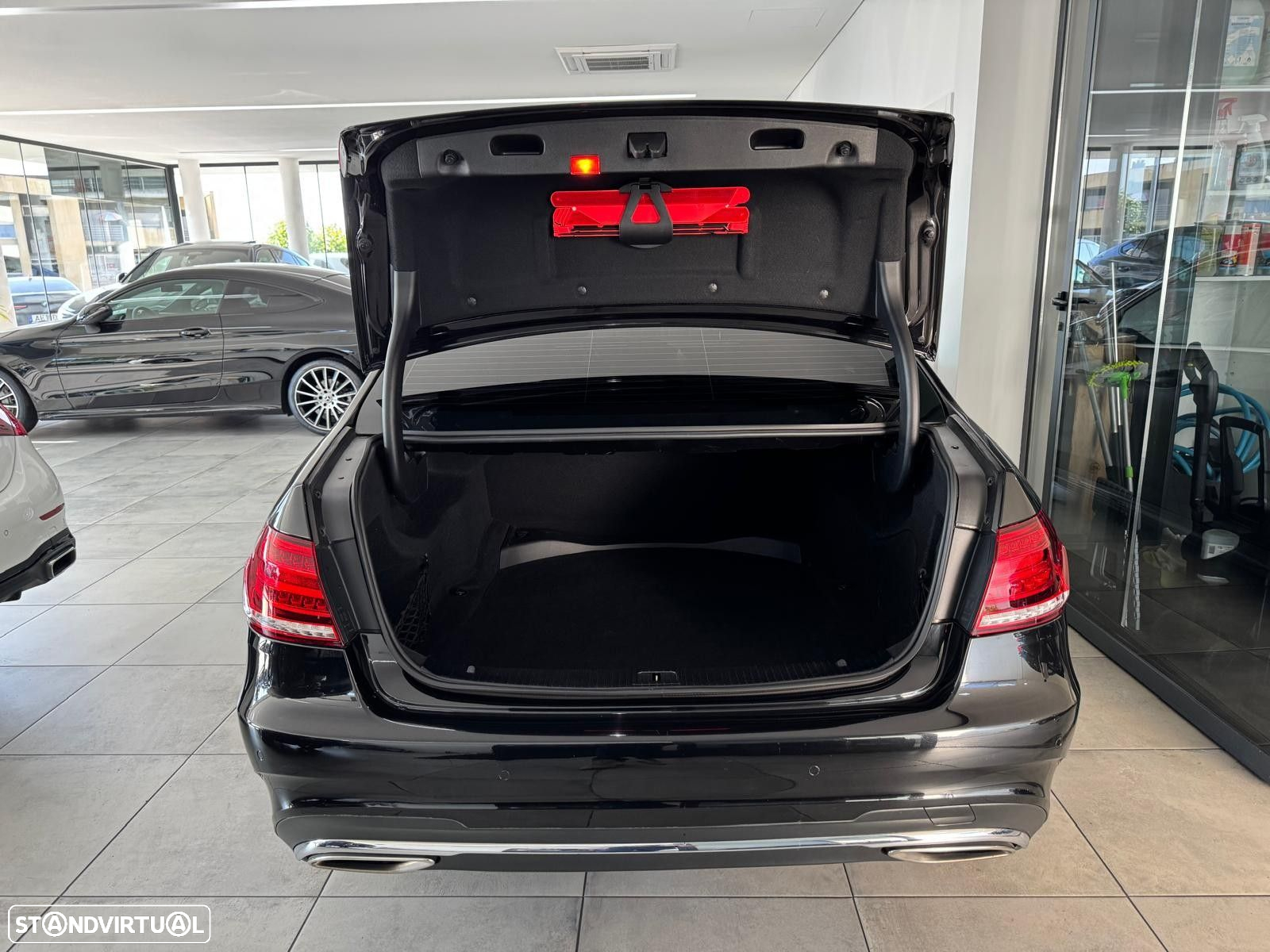 Mercedes-Benz E 250 CDi Avantgarde BE Auto. - 11