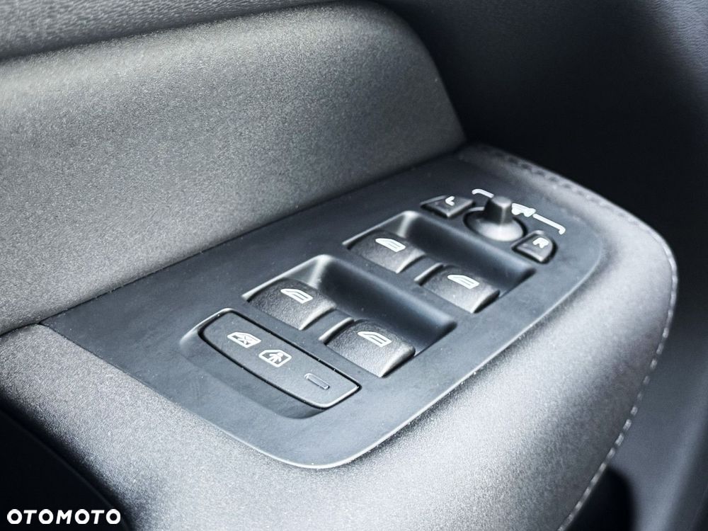 Volvo XC 60 - 35