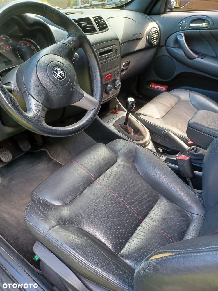 Alfa Romeo 147 1.6 Twin Spark Black Line - 11