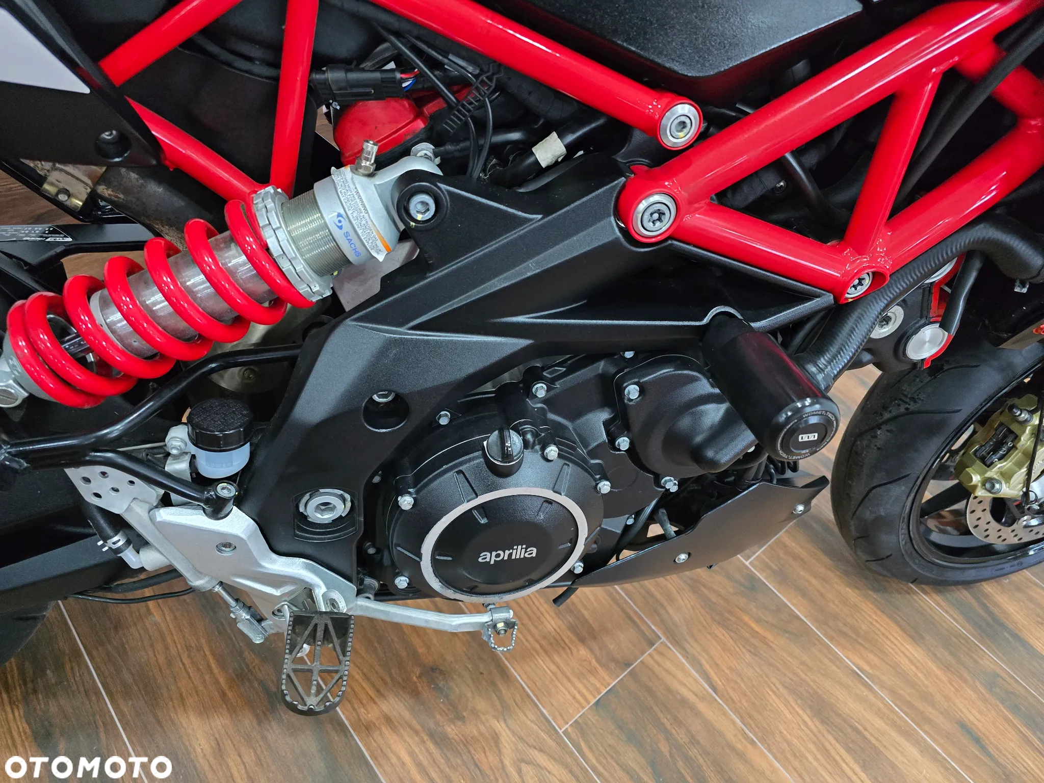 Aprilia Dorsoduro - 13