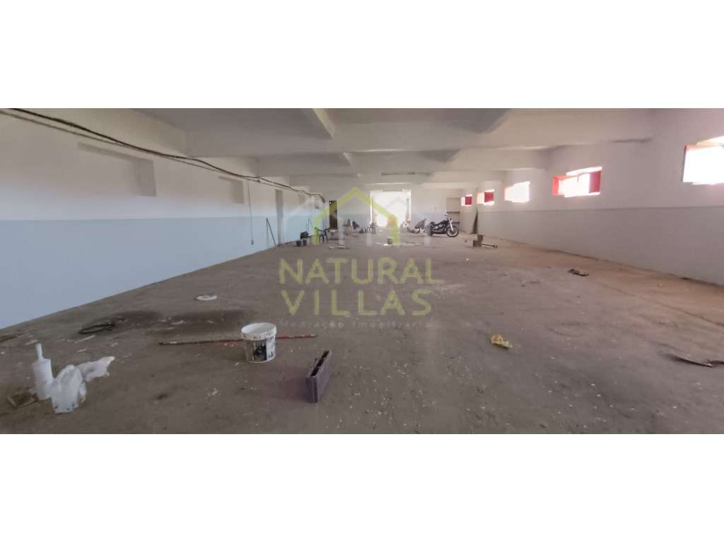 Armazém de 400m2 em Conceição de Faro - Grande imagem: 4/5