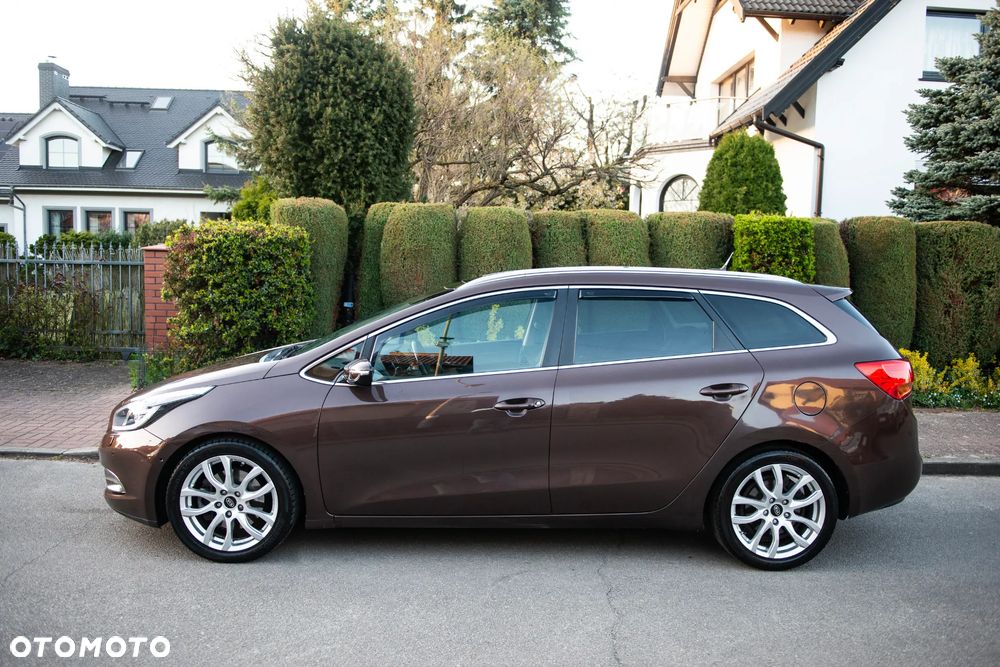 Kia Ceed 1.6 GDI ISG Platinum Edition - 4