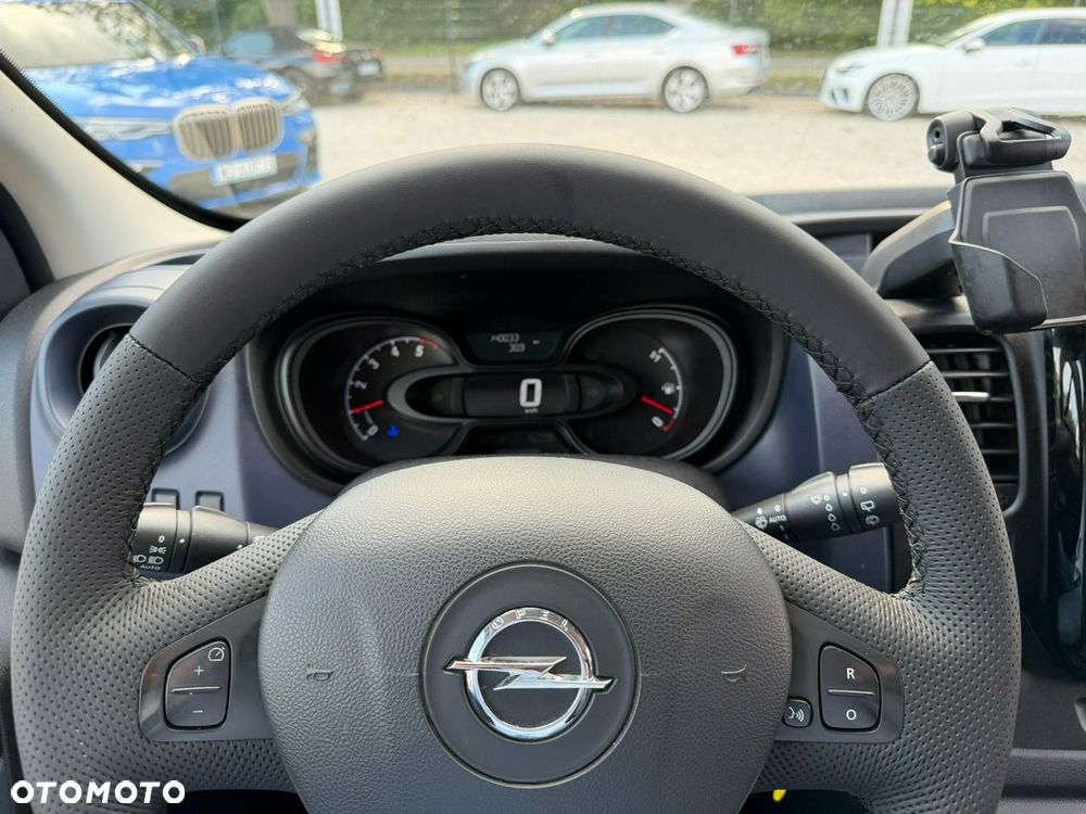Opel Vivaro - 16