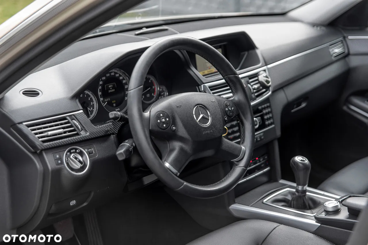 Mercedes-Benz Klasa E - 31