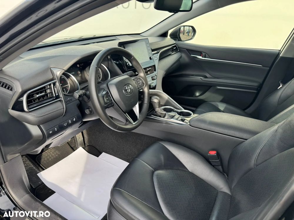 Toyota Camry 2.5 Dynamic - 8