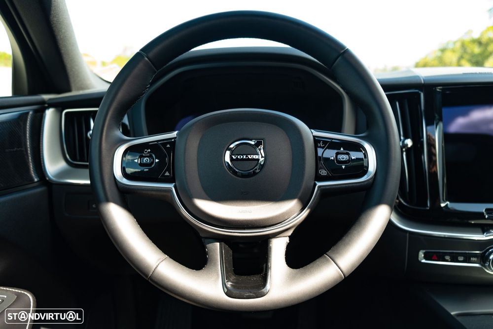 Volvo XC 60 2.0 T6 PHEV Inscription AWD - 22