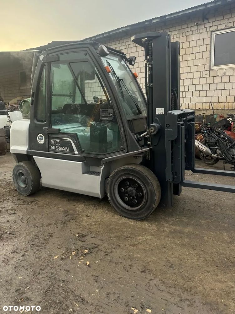 Nissan Wózek Widłowy NISSAN 30 LPG TDL Wolny Skok Udźwig 3 Tony - 5