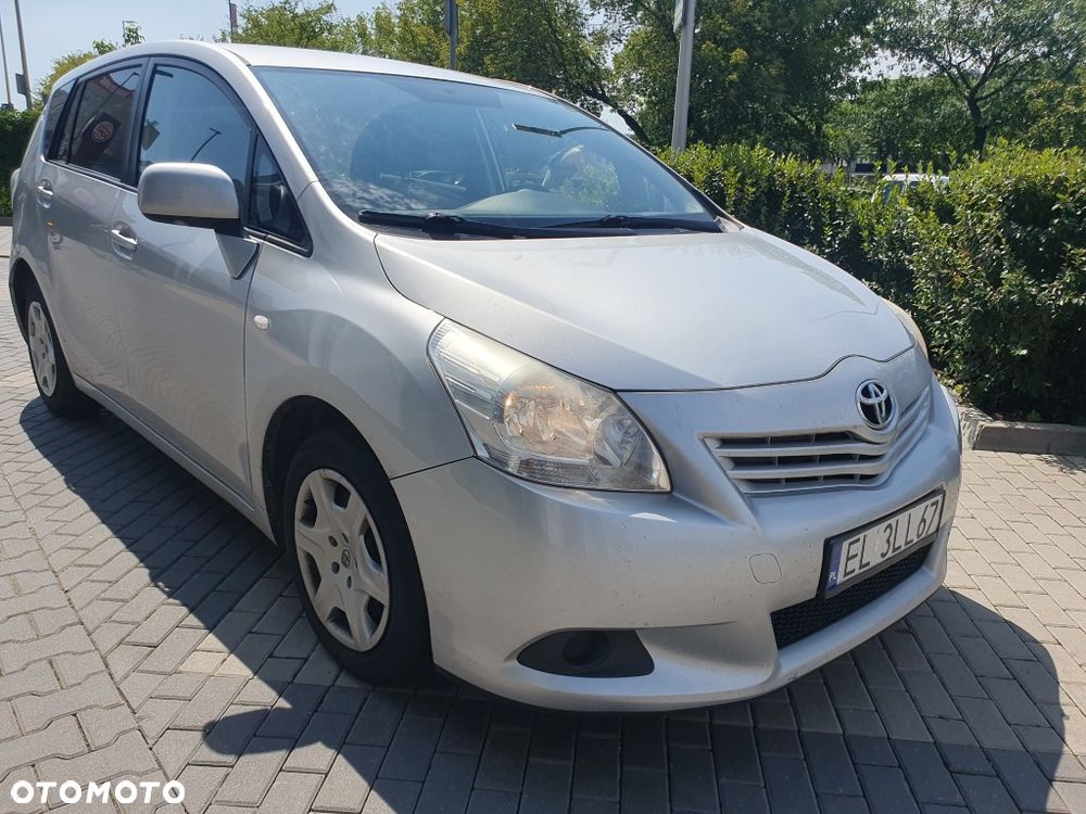 Toyota Verso 2.0 D-4D Luna - 2