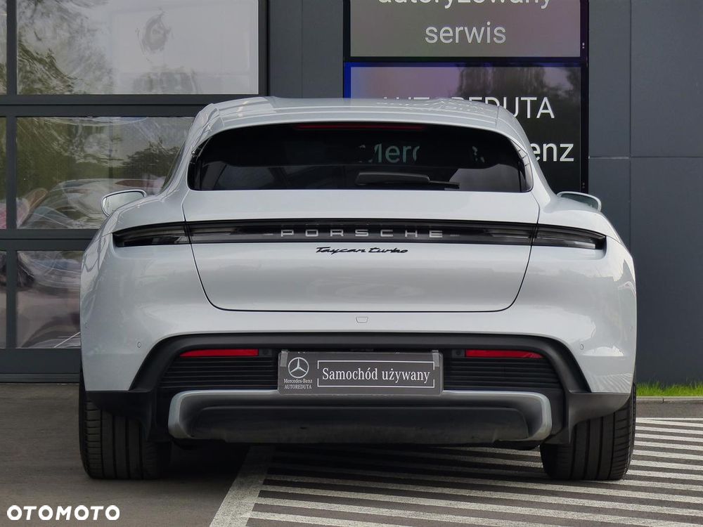 Porsche Taycan Turbo - 7