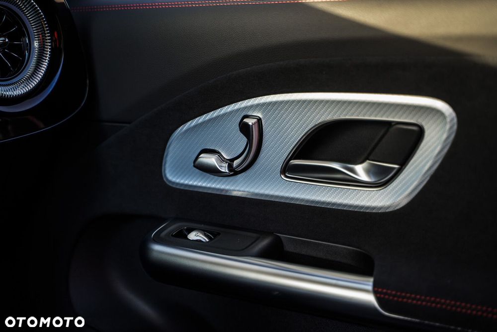 Mercedes-Benz CLA - 22