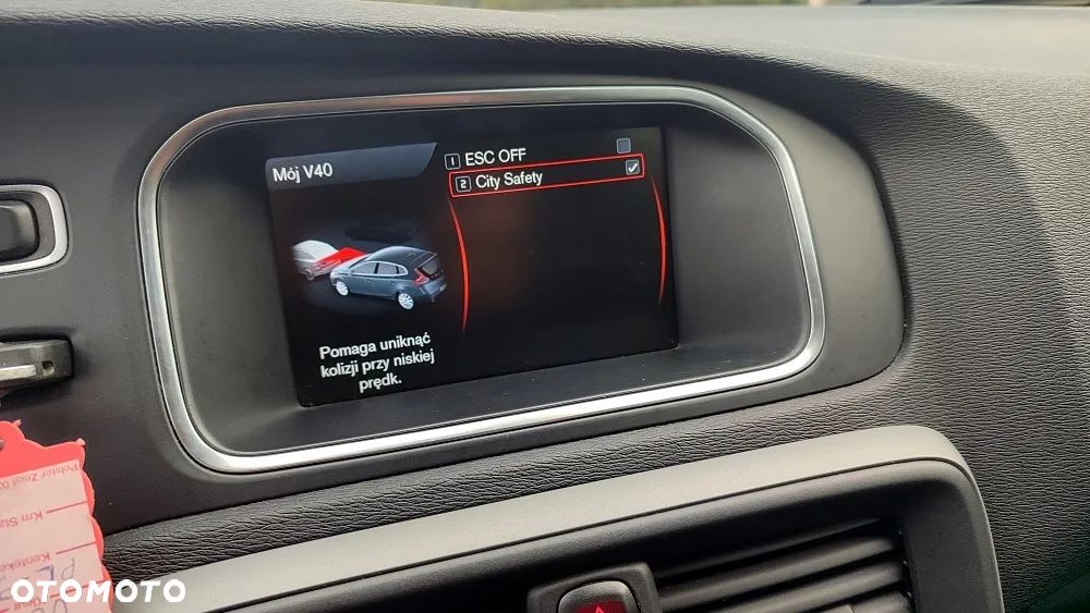 Volvo V40 D2 Momentum - 36