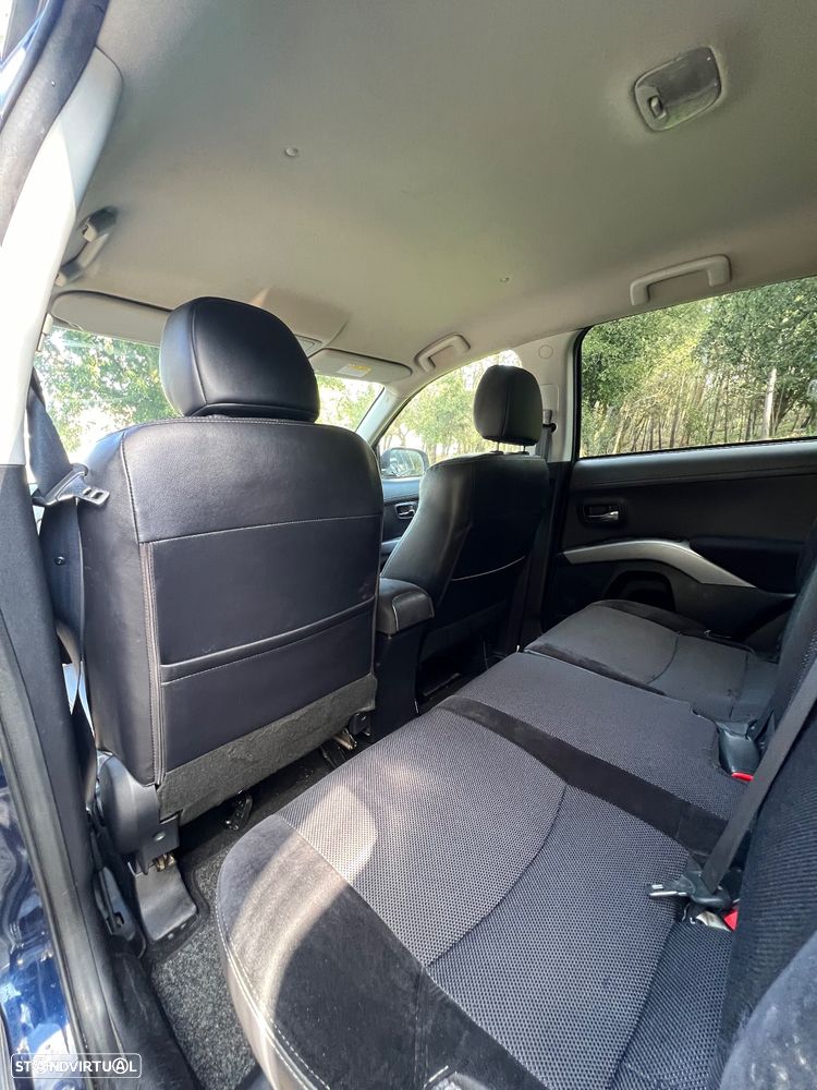Mitsubishi Outlander 2.2 DI-D Intense - 18