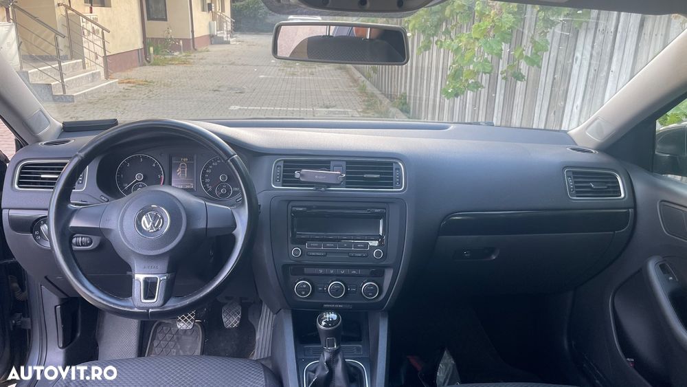 Volkswagen Jetta 1.6 TDI Comfortline - 1