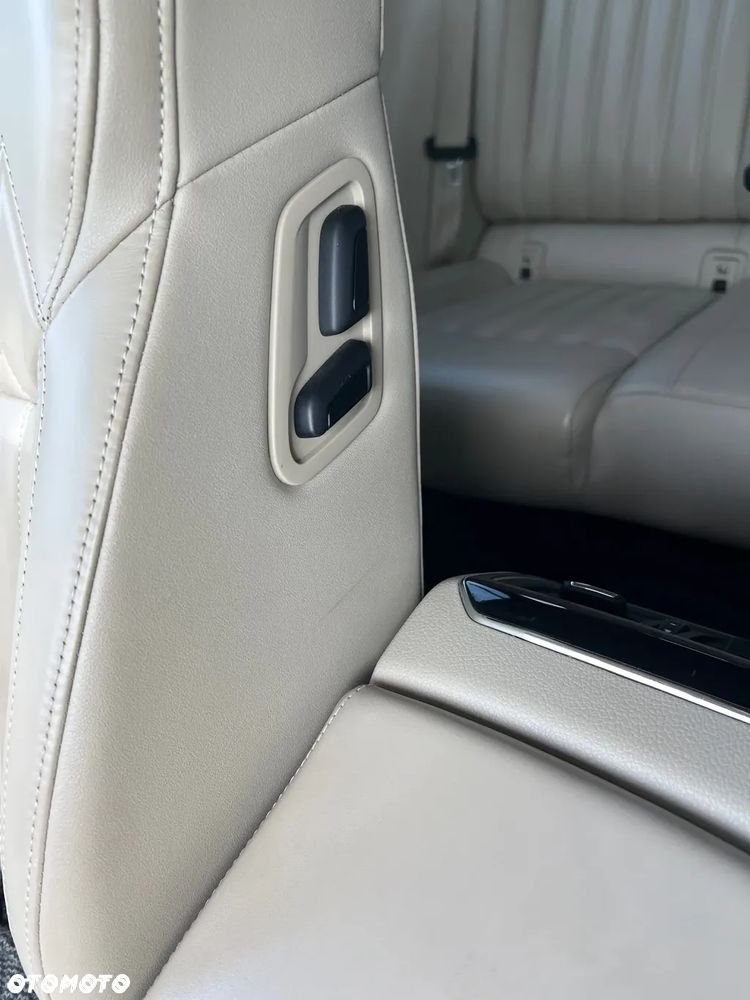 Skoda Superb 2.0 TDI DSG Premium Edition - 25