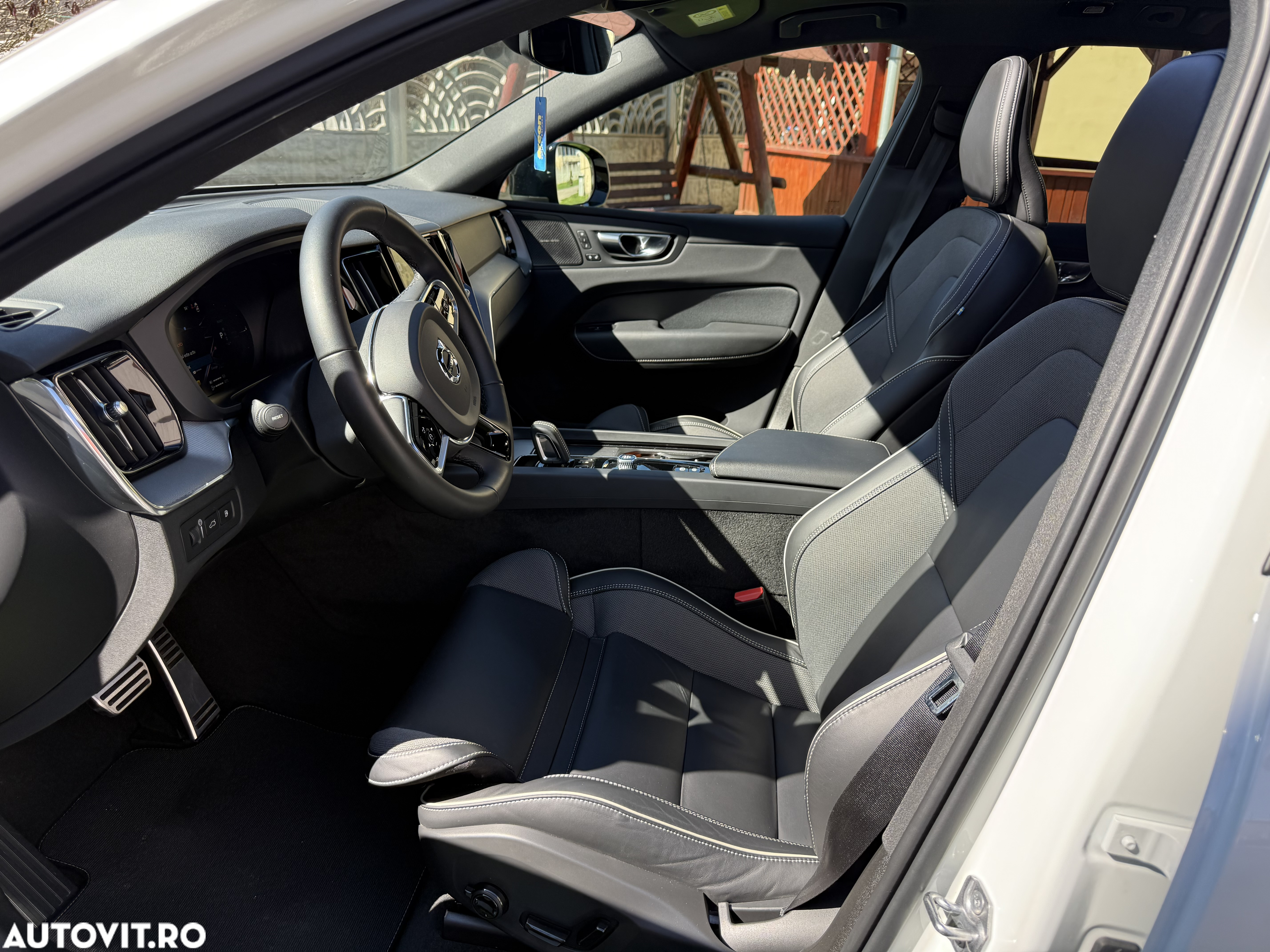 Volvo XC 60 T8 Twin Engine AWD R-Design - 6