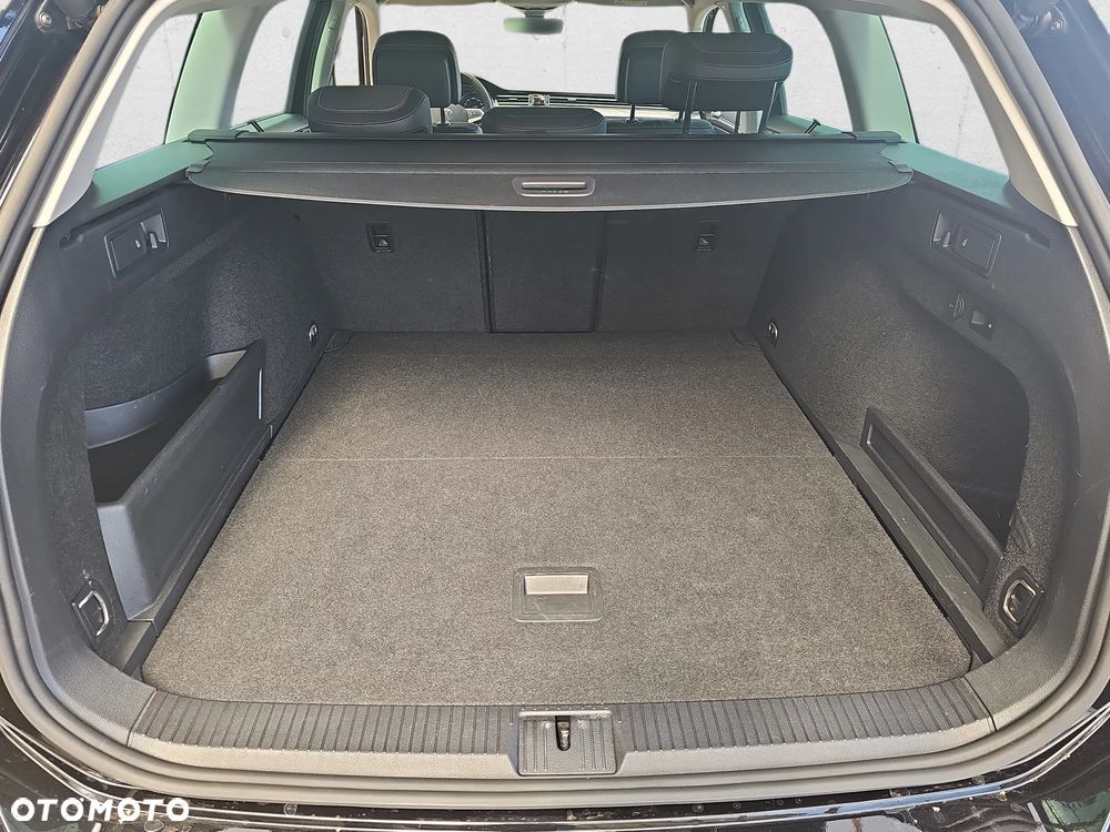 Volkswagen Passat 2.0 TDI 4Mot Elegance DSG - 22