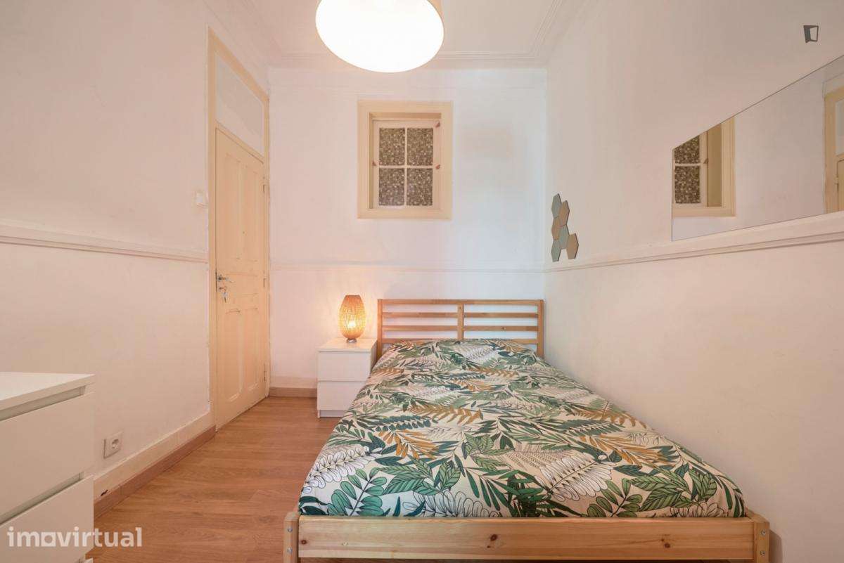 Quarto - localizado em Alameda Lisbon - Grande imagem: 5/13