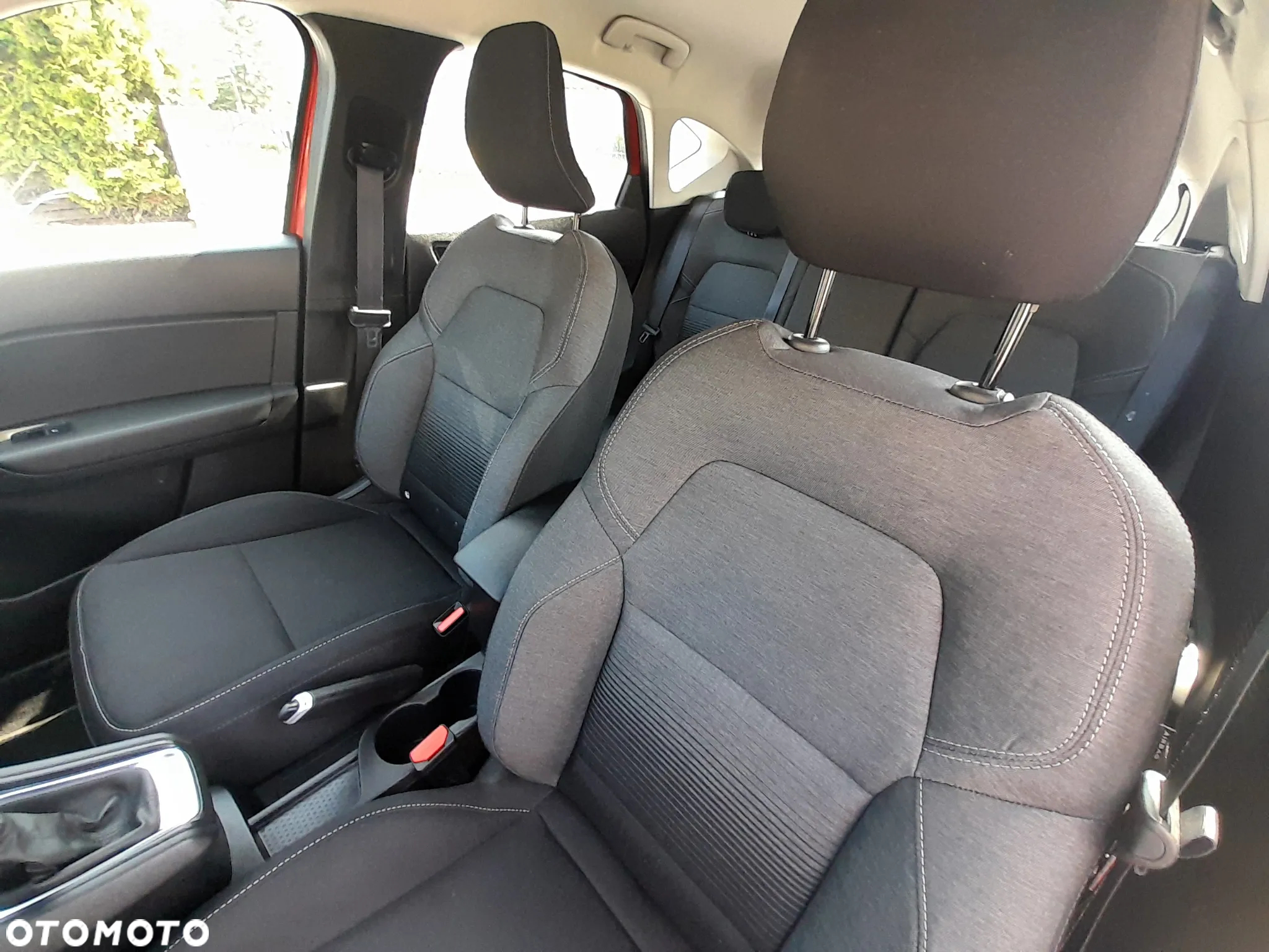 Renault Captur TCe 100 INTENS - 16