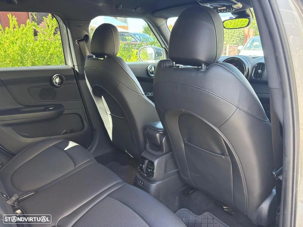 MINI Countryman Cooper D Premium Classic Auto - 57