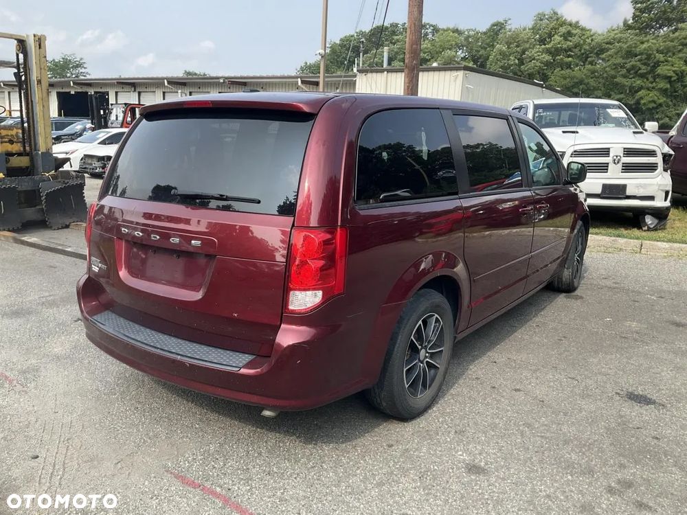 Dodge Grand Caravan 3.6 R/T - 33
