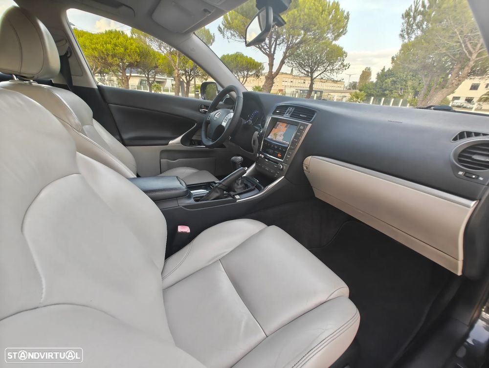 Lexus IS 200 d P.Executive 6G - 28