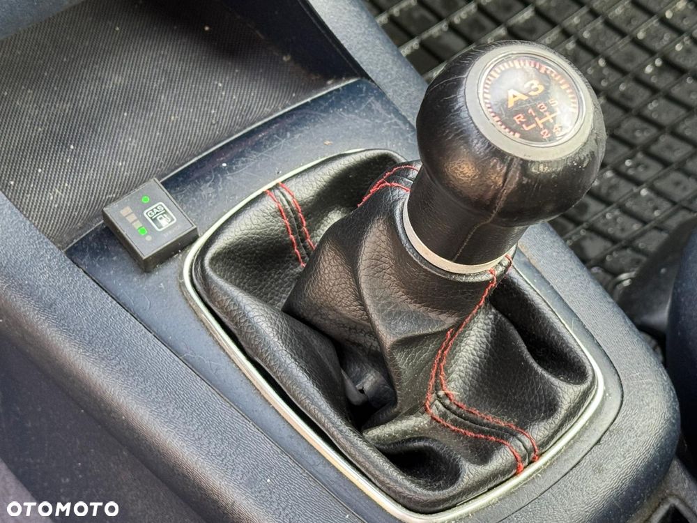 Audi A3 3-drzwiowe 1.6 Ambition - 12