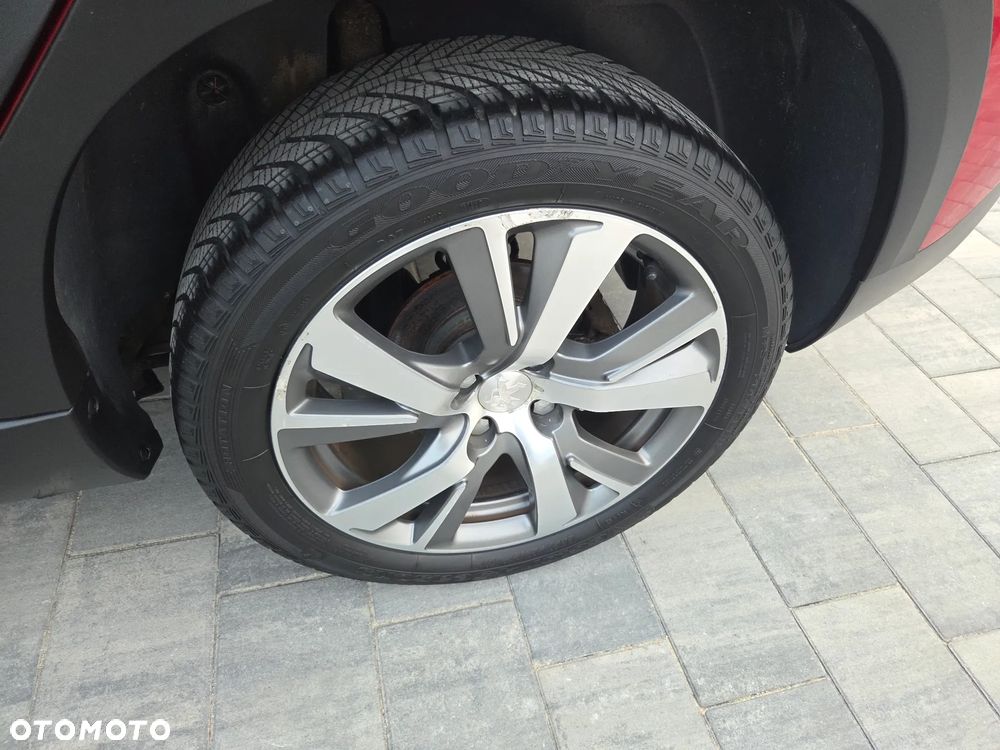 Peugeot 2008 BlueHDi 120 EAT6 Black Edition - 29
