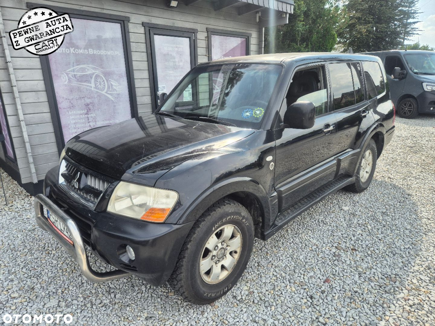 Mitsubishi Pajero - 2