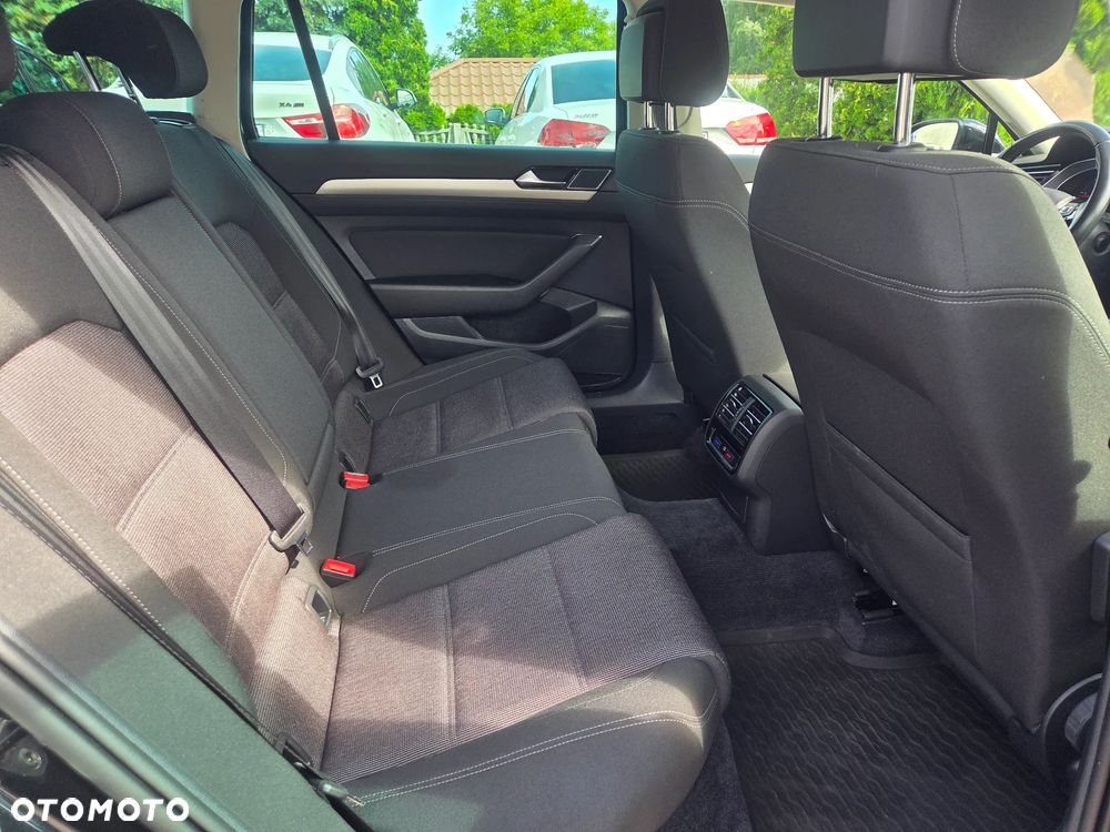 Volkswagen Passat 2.0 TDI (BlueMotion Technology) Comfortline - 16