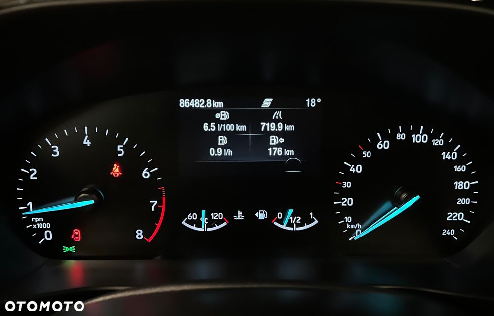 Ford Focus 1.5 EcoBoost ST-Line - 35