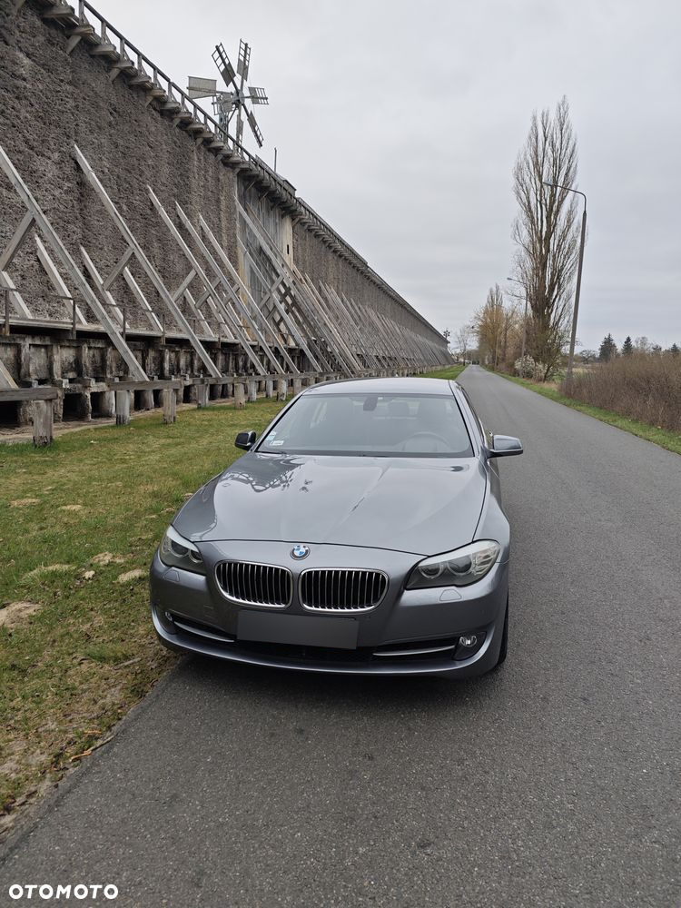 BMW Seria 5 525d - 2