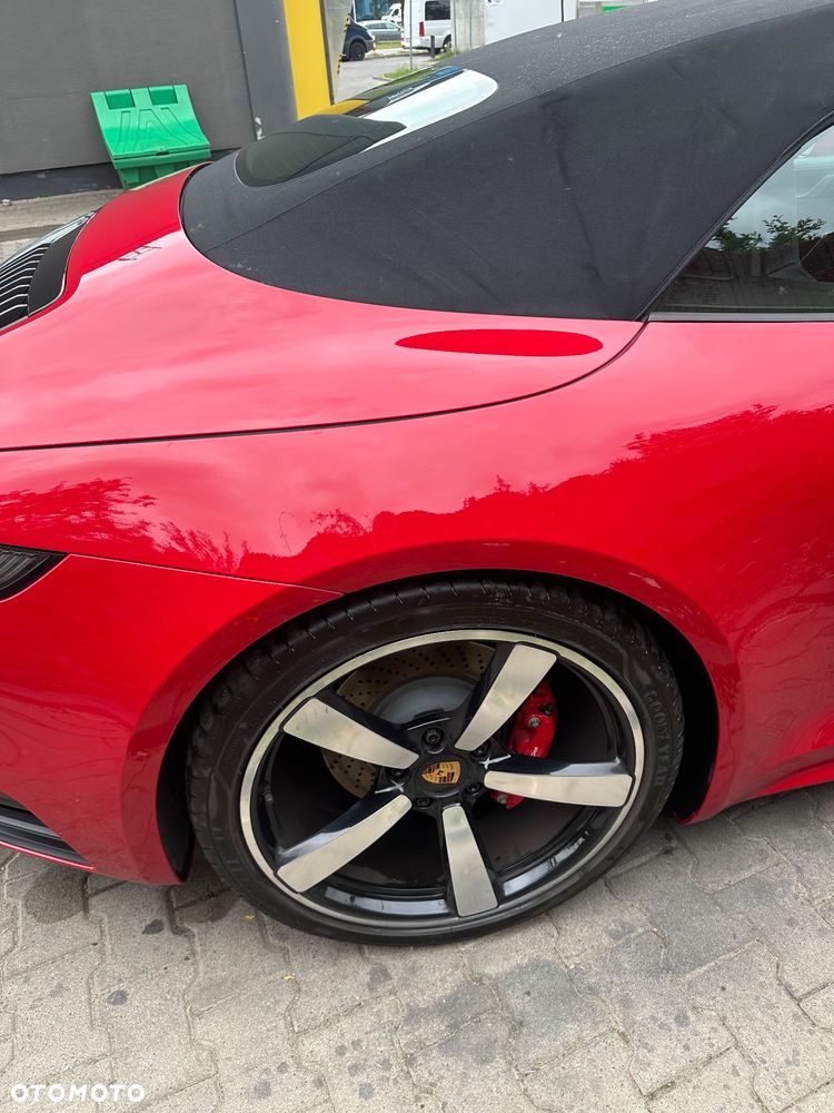 Porsche 911 Carrera 4S - 21